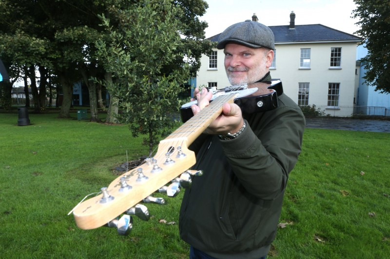 BBC presenter Ralph McLean will return for Atlantic Sessions 2023 with his popular 'In the Round' Sunday Session.