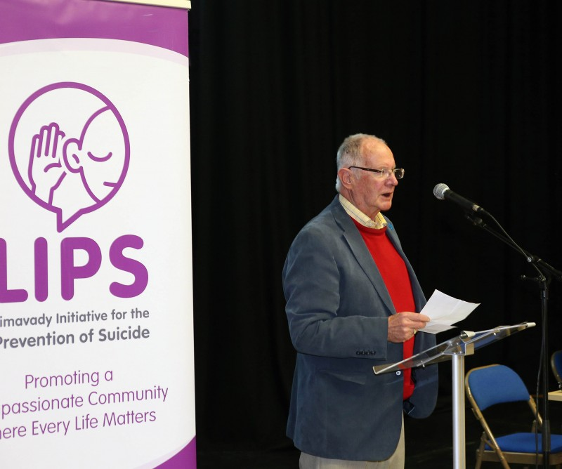 Tommy McDonald giving a speech of thanks to all those who have contributed to Nelson’s new book.