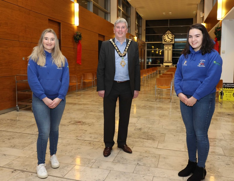 Zara Fulton, Dungiven YFC Club Leader (right) and Claire Young (Secretary) pictured at Cloonavin with the Mayor of Causeway Coast and Glens Borough Council Councillor Richard Holmes who hosted a reception for the club in recognition of their fundraising efforts.