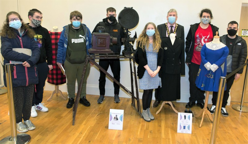 The Inclusive Learning class from the Northern Regional College in Ballymoney enjoy a visit to the ‘100 Objects for 100 Years’ exhibition with their lecturer Charlene O’Donnell, Museum Services Officer Jamie Austin and the Mayor of Causeway Coast and Glens Borough Council Councillor Richard Holmes.