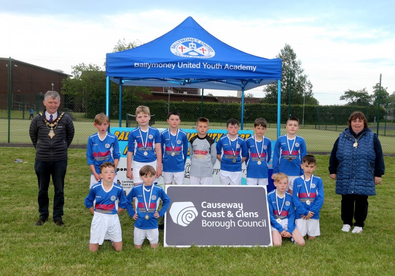 Stranocum Youths, Section 1 runners-up of Pappy’s Bakery Friendship Soccer League pictured with the Mayor of Causeway Coast and Glens Borough Council Alderman Mark Fielding and the Mayoress, Mrs Phyllis Fielding.