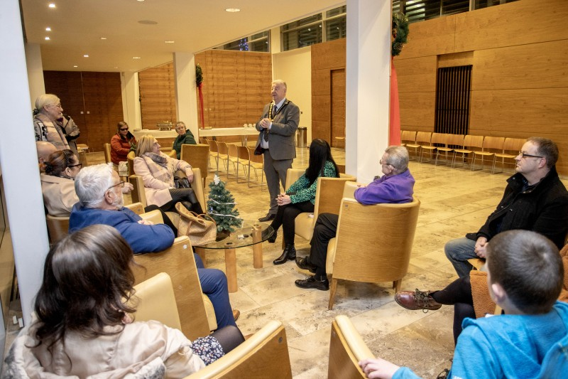 The Mayor entertains members of Roe Valley Ancestral Researchers at Cloonavin.