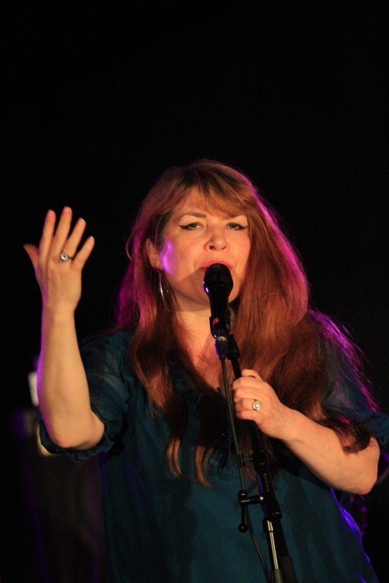 Christine Tobin performing