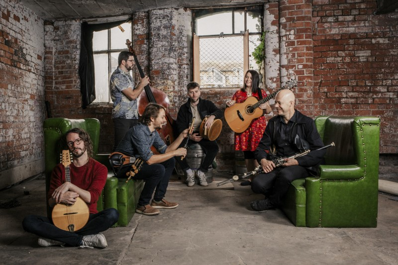 Award-winning multi-instrumentalist group Réalta will be performing at Flowerfield Arts Centre, Portstewart on Saturday, March 16th 2024.