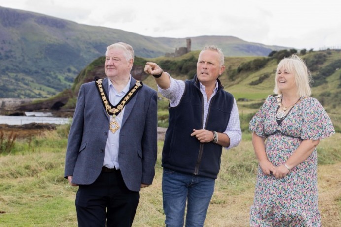 Behind the scenes look as Mayor and Deputy Mayor take part in Escape to the Country programme