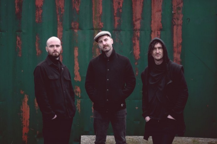 Flowerfield Arts Centre welcomes talented folk trio TRÚ this Friday