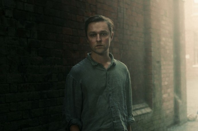 Acclaimed folk artist Joshua Burnside announces Flowerfield gig.